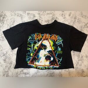 Def Leppard Vintage Black Graphic Crop Top